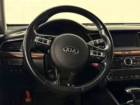 Used 2017 Kia Cadenza Premium FWD image 24
