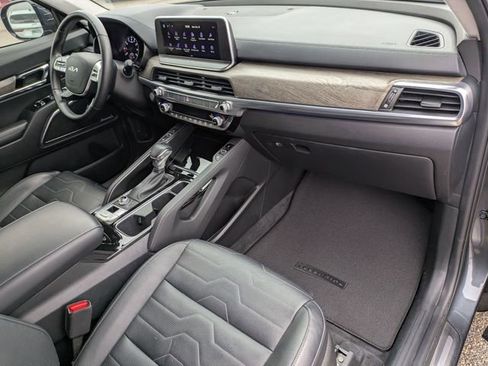 Used 2022 Kia Telluride SX w/ SX Prestige Package image 19