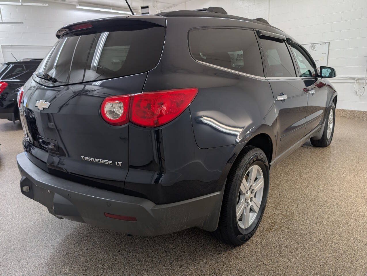 Used 2012 Chevrolet Traverse LT FWD image 4