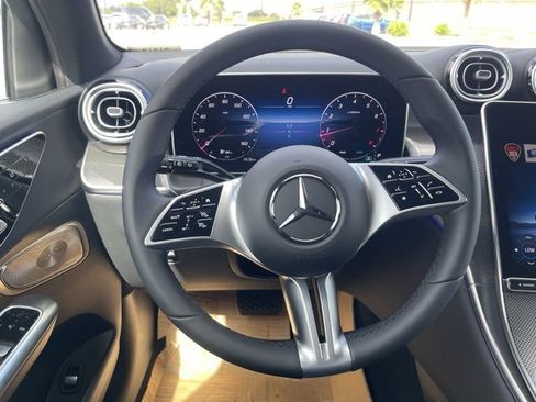 New 2025 Mercedes-Benz GLC 300 image 8
