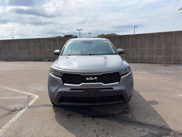 Used 2022 Kia Sorento LX FWD image 2