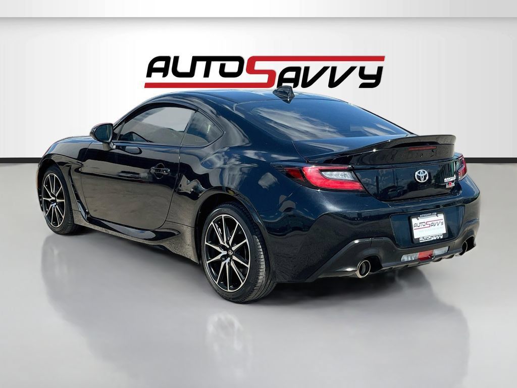 Used 2023 Toyota GR86 Premium RWD image 5
