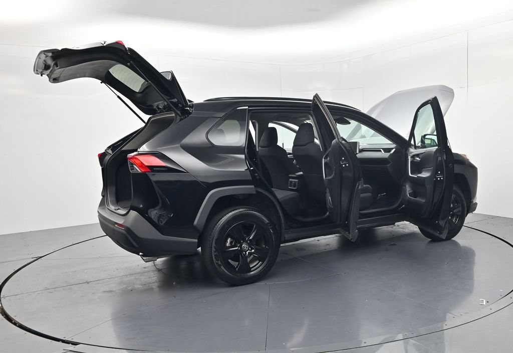 Used 2025 Toyota RAV4 XLE AWD/4WD image 58