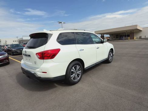 Used 2019 Nissan Pathfinder SL AWD/4WD image 8