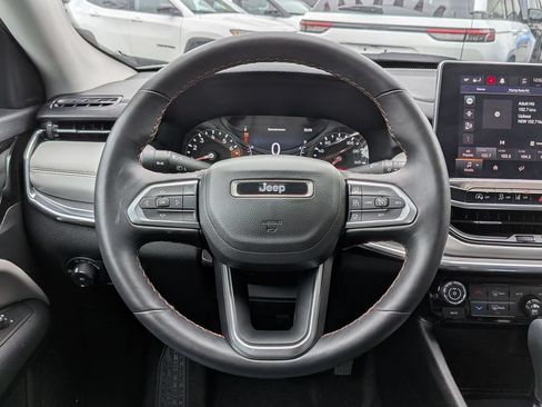 Used 2022 Jeep Compass Limited AWD/4WD image 13