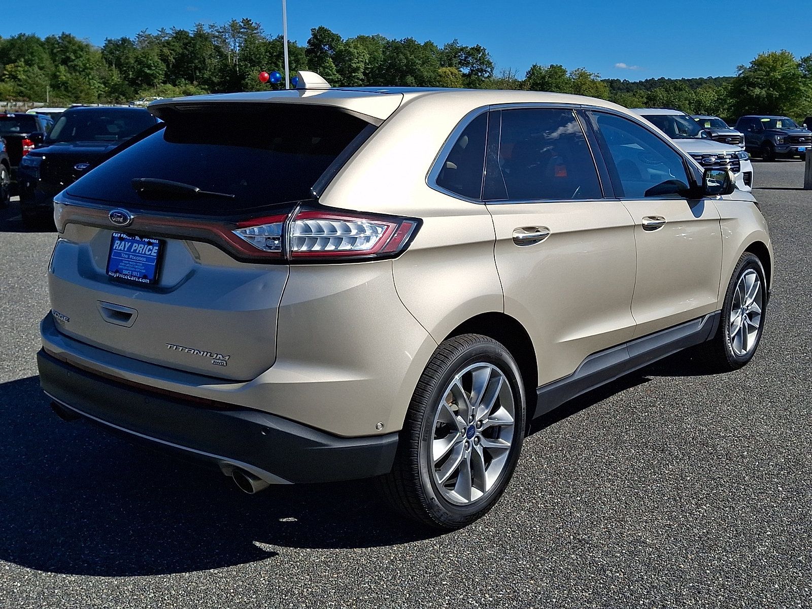 Used 2018 Ford Edge Titanium w/ Equipment Group 302A AWD/4WD image 7