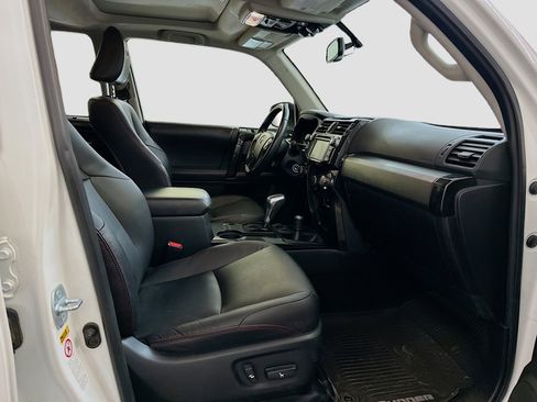 Used 2017 Toyota 4Runner TRD Off-Road Premium image 33