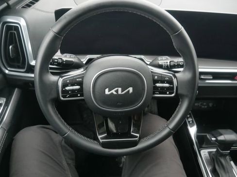 Used 2025 Kia Sorento SX image 25