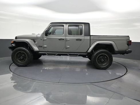 Used 2022 Jeep Gladiator Sport AWD/4WD image 2