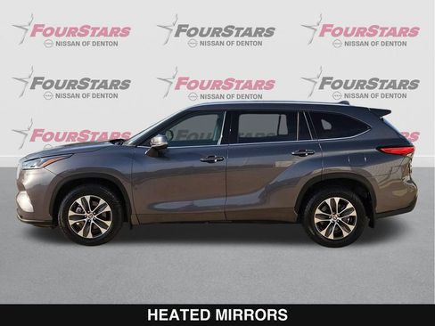 Used 2021 Toyota Highlander XLE AWD/4WD image 7