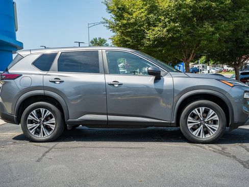 Used 2022 Nissan Rogue SV AWD/4WD image 4