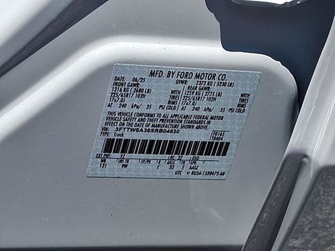 New 2025 Ford Maverick XL image 11