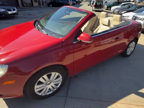 Used 2008 Volkswagen Eos FWD image 13