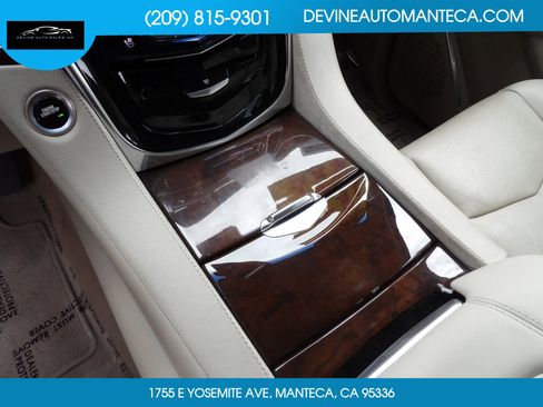 Used 2017 Cadillac Escalade Premium Luxury image 26