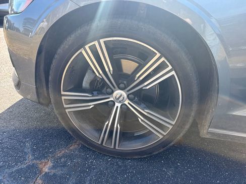 Used 2020 Volvo S60 T5 Inscription image 33