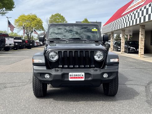Used 2018 Jeep Wrangler Unlimited Sport S AWD/4WD image 2