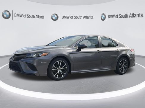 Used 2019 Toyota Camry SE FWD image 18