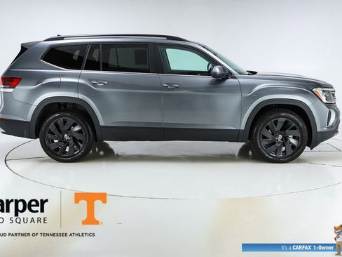 Used 2025 Volkswagen Atlas SE w/ Black Wheel Package image 49