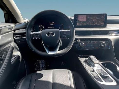 Certified 2026 INFINITI QX60 Luxe w/ Cargo Package AWD/4WD image 8