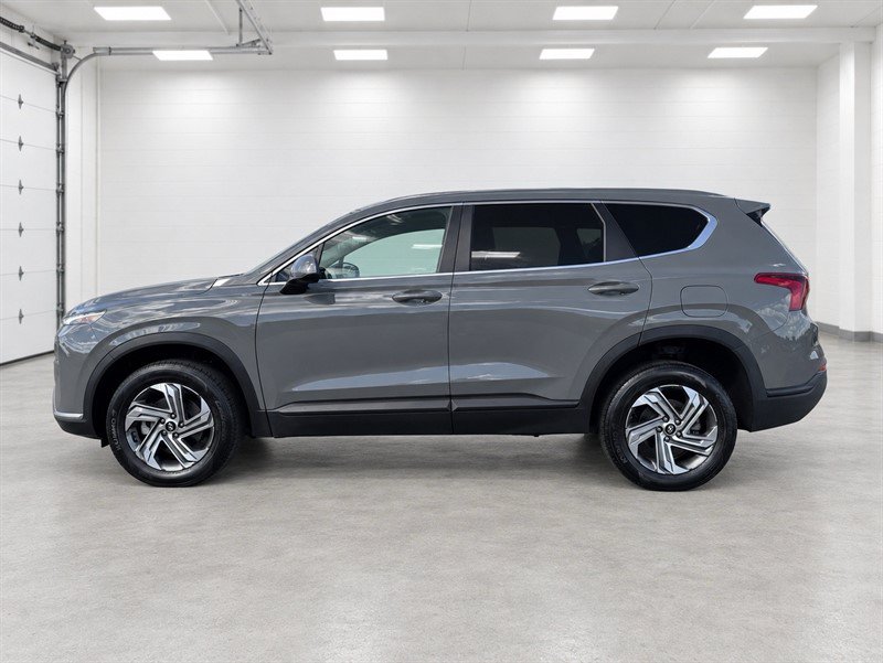 Used 2023 Hyundai Santa Fe SE AWD/4WD image 2