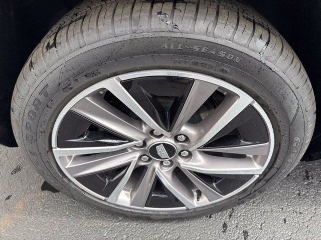 Used 2026 Cadillac Vistiq Sport w/ LPO, Floor Liner Package AWD/4WD image 6