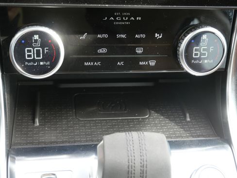 Certified 2021 Jaguar XF SE image 24