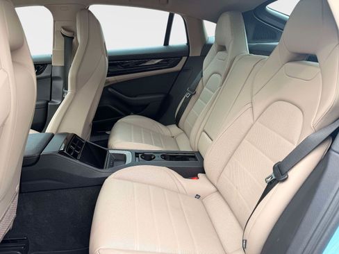 Used 2025 Porsche Panamera RWD image 18