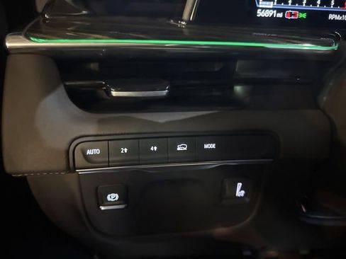 Used 2023 Cadillac Escalade ESV Premium Luxury image 21