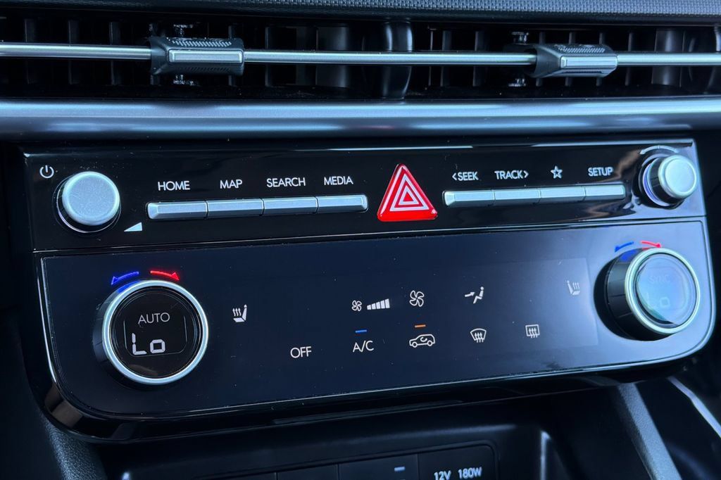 Certified 2025 Hyundai Tucson SEL AWD/4WD image 17