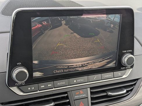 Used 2025 Nissan Altima 2.5 SV FWD image 18