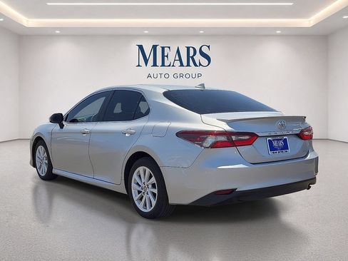 Used 2023 Toyota Camry LE FWD image 3