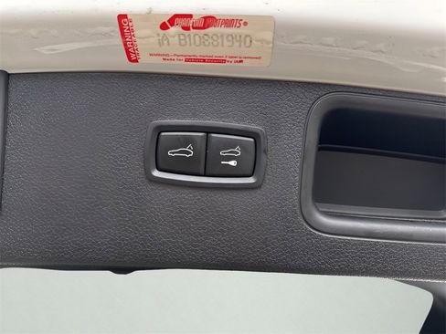 Used 2020 Porsche Macan image 53