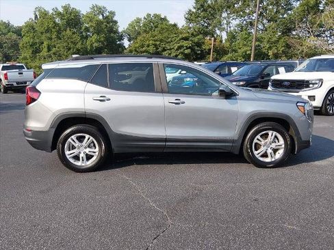Used 2023 GMC Terrain SLE w/ Driver Convenience Package AWD/4WD image 3