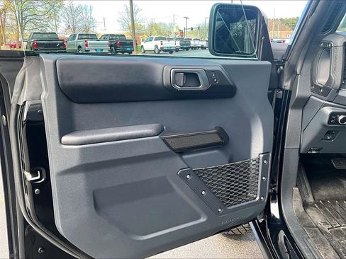 Used 2025 Ford Bronco Badlands AWD/4WD image 9