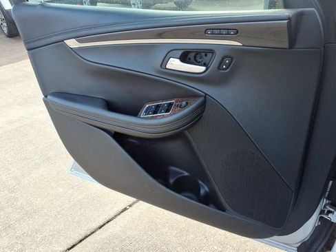 Used 2014 Chevrolet Impala LTZ image 17