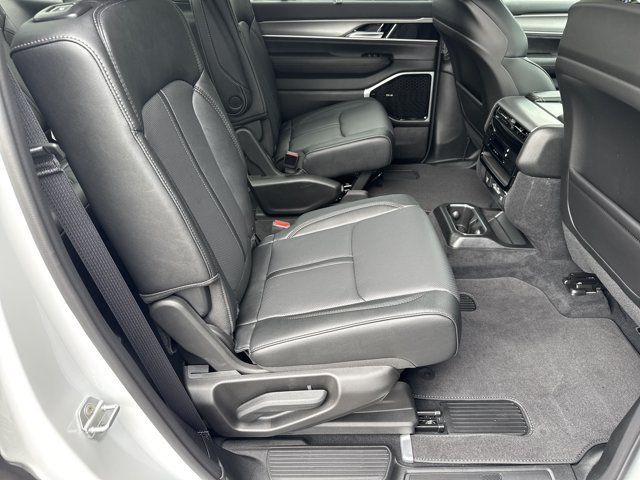 New 2026 Jeep Grand Wagoneer Limited AWD/4WD image 12