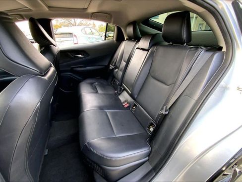 Used 2024 Toyota Prius Limited image 19