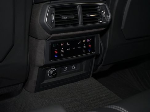 Used 2026 Lamborghini Urus SE image 24