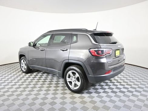 Used 2023 Jeep Compass Latitude w/ Convenience Group AWD/4WD image 4