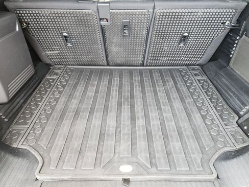 Certified 2023 Land Rover Defender 110 X image 33