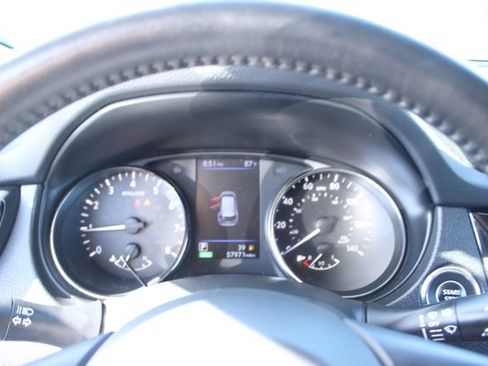 Used 2019 Nissan Rogue SV FWD image 24