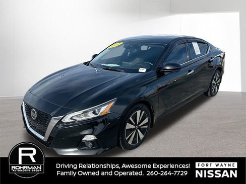 Used 2019 Nissan Altima 2.5 SV image 1