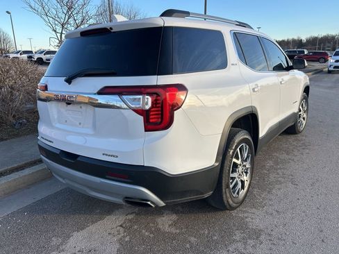 Used 2023 GMC Acadia SLT image 3