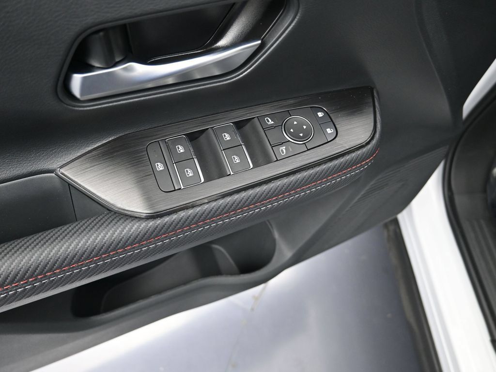 New 2026 Nissan Kicks SR FWD image 11