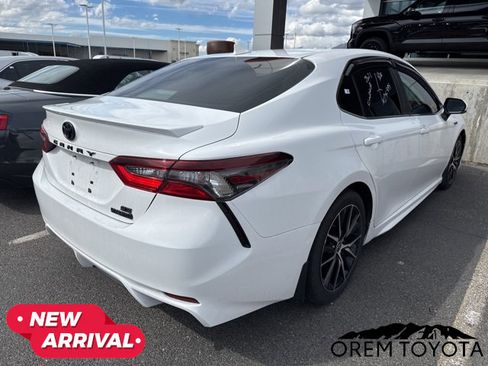 Used 2021 Toyota Camry SE w/ Audio Upgrade Package image 12