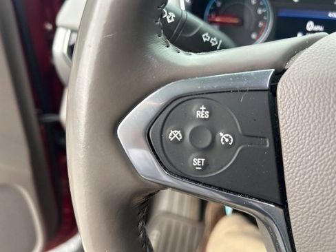 Used 2020 Chevrolet Traverse LT image 12