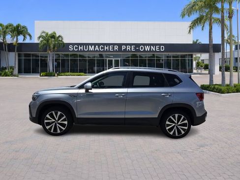 Certified 2023 Volkswagen Taos SE image 4