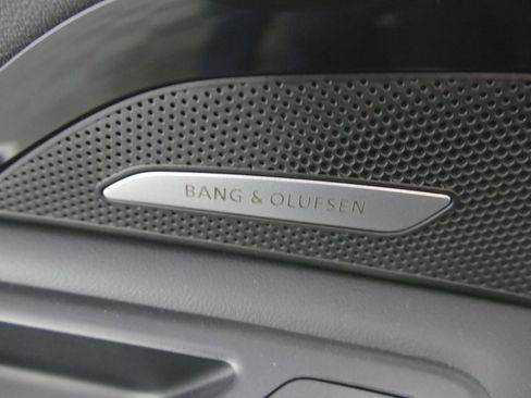 Certified 2025 Audi Q5 Premium Plus w/ Premium Plus image 12