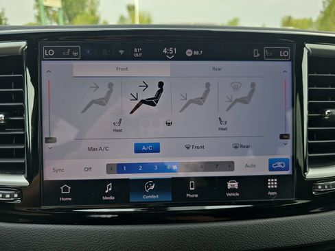 Used 2025 Chrysler Pacifica Select FWD image 27
