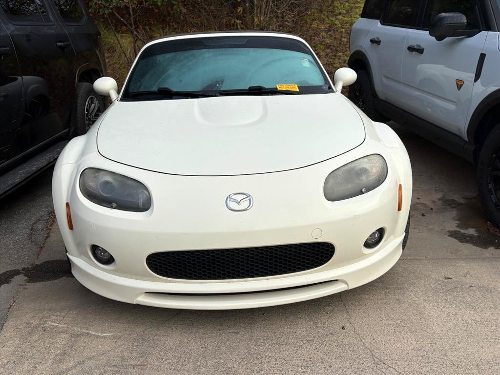 Used 2007 MAZDA MX-5 Miata Grand Touring w/ Premium Pkg RWD image 2